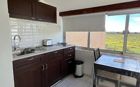 Joli Studio Tres Clair A Proximite Mer Pour 3 Personnes