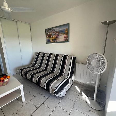 Joli Studio Tres Clair A Proximite Mer Pour 3 Personnes La Londe-les-Maures Esterno foto