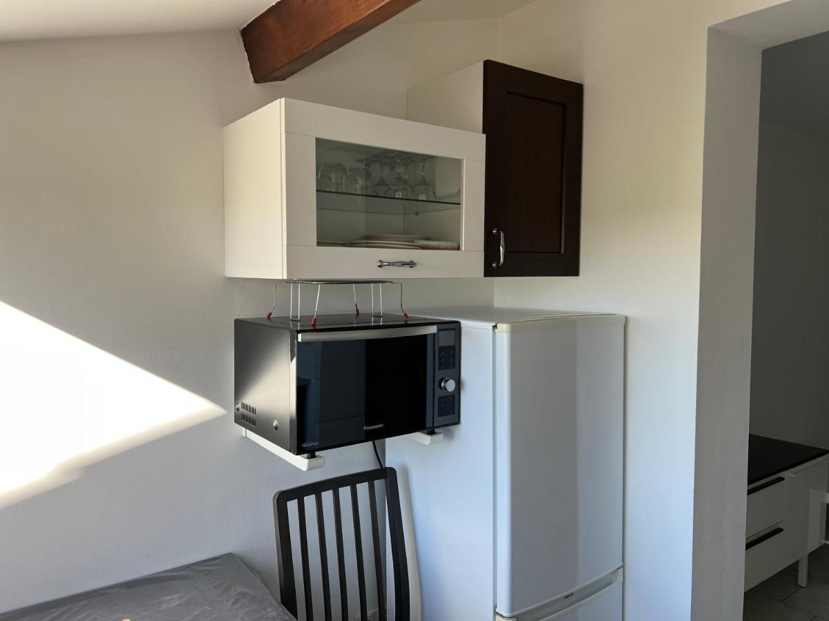 Joli Studio Tres Clair A Proximite Mer Pour 3 Personnes La Londe-les-Maures Esterno foto