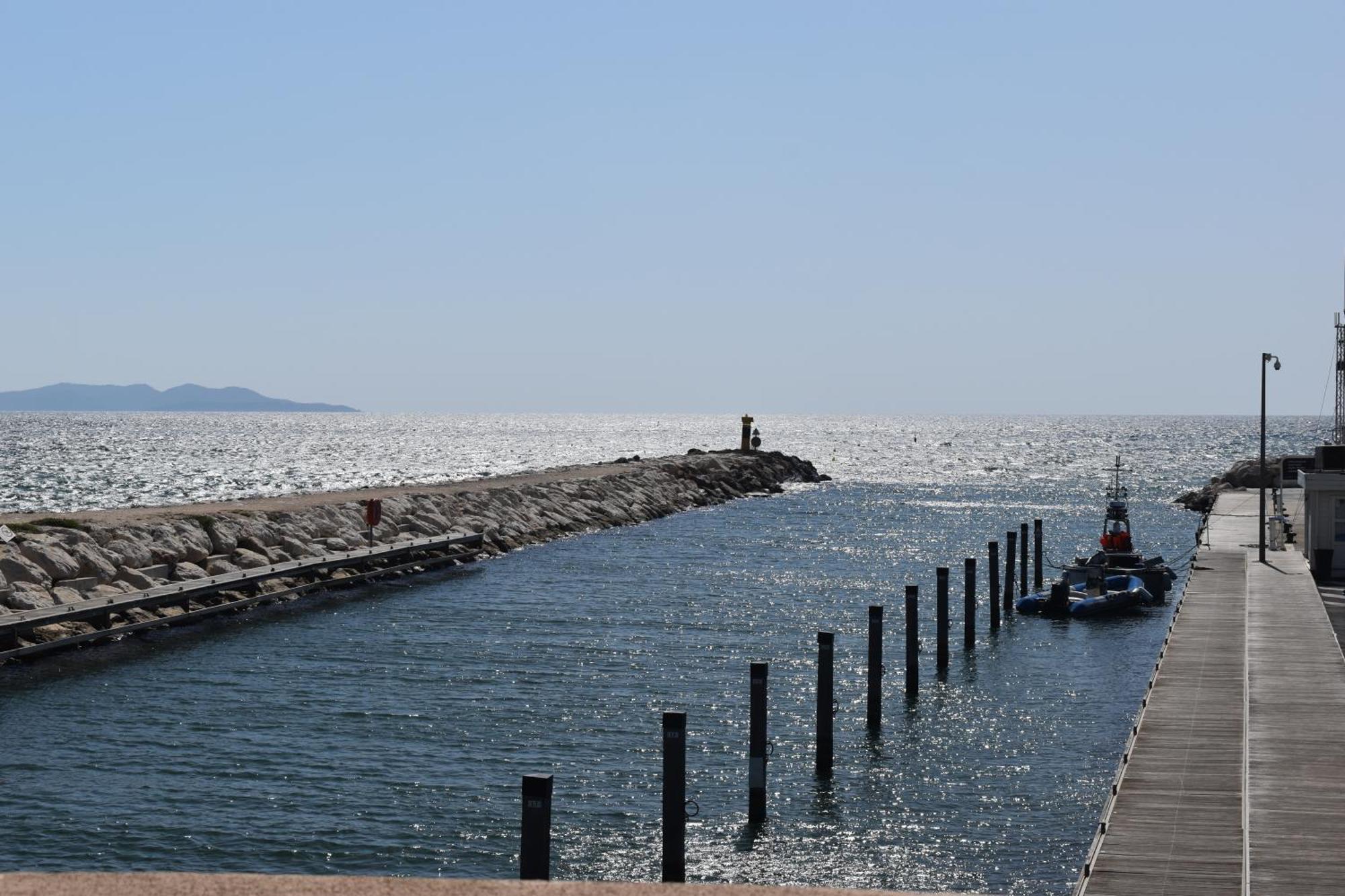 Joli Studio Tres Clair A Proximite Mer Pour 3 Personnes La Londe-les-Maures Esterno foto